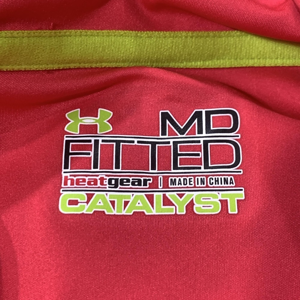 Under Armour Shirt Womens Medium HeatGear Catalyst Hooded Athletic Thumbholes - Picture 9 of 11